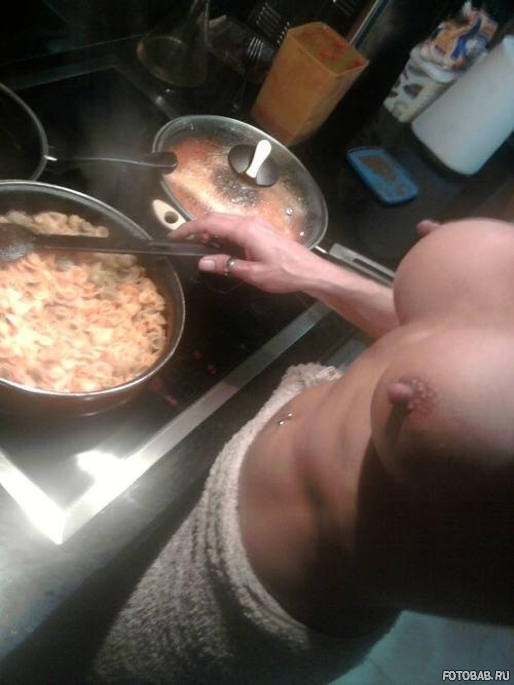 жена готовит ужин порно фото 69
